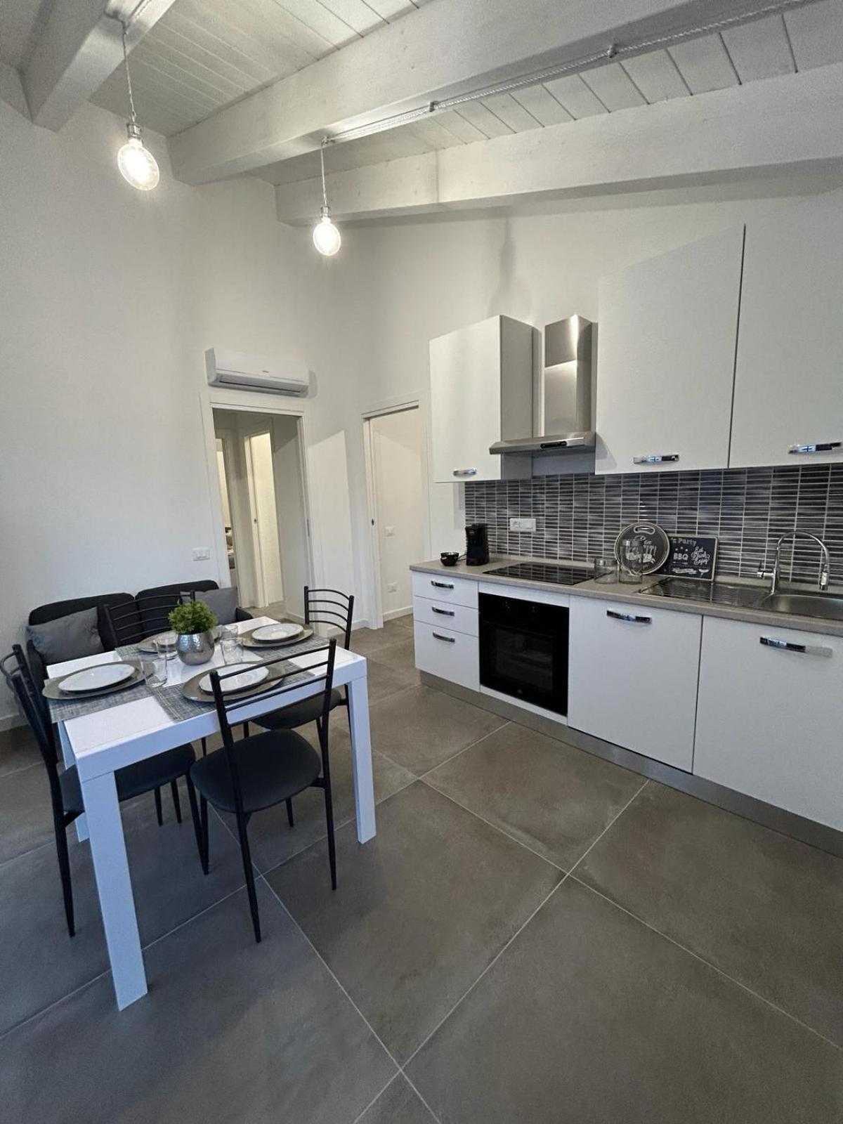 Family House Apartment Porto Torres Bagian luar foto